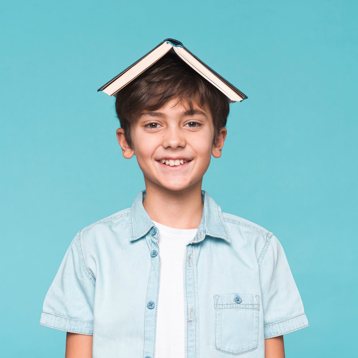 smiley-boy-with-book-head